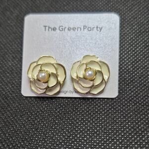 Gold Flower Earrings Cream White Camellia Pearl Fashion Costume Wedding Bridal